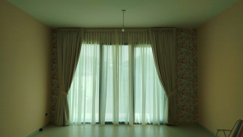 Curtain installation by Dubai Curtain Experts – photo 17